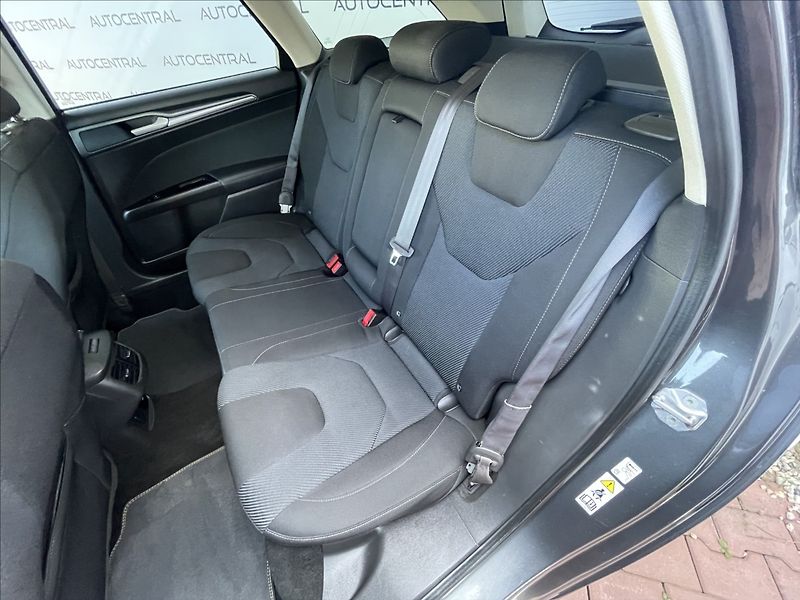 Ford Mondeo 2,0 TDCi,110kW,TITANIUM,serv.k - fotka 26 z 28