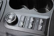 Ve vyšších verzích je i připojování pohonu všech kol (standardně jsou poháněna pouze zadní) pomocí elektronického ovladače.
