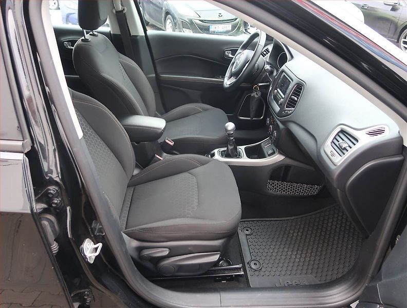 Jeep Compass (2018) 1.4 MultiAir, Serv.kniha - fotka 9 z 14