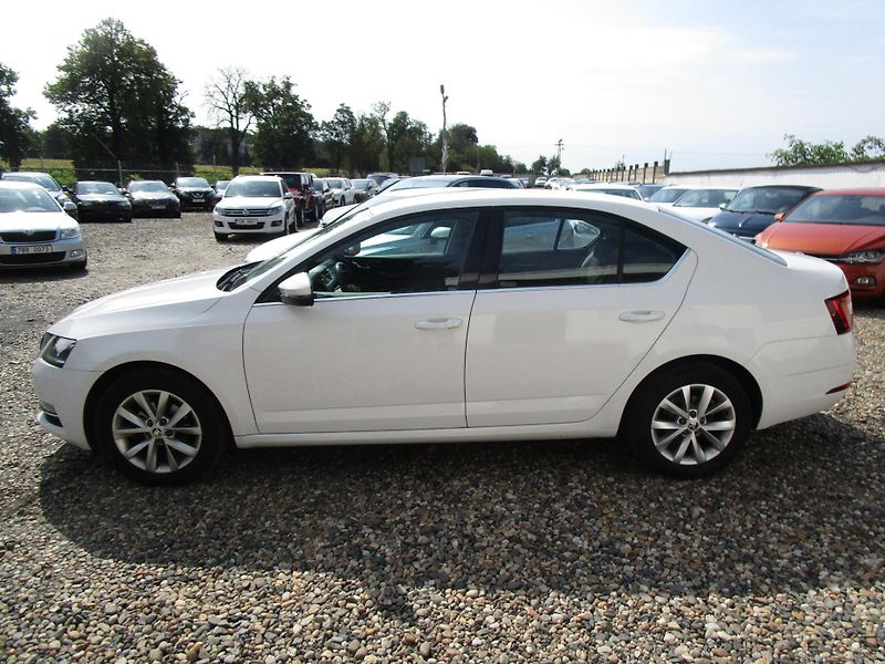 Škoda Octavia 1,6TDI-88KW-KOUPEN ČR-NOVÁ STK - fotka 3 z 15