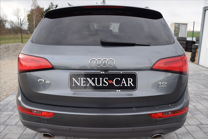 Audi Q5 3,0 V6 180KW S-LINE AUTOMAT - fotka 6 z 57