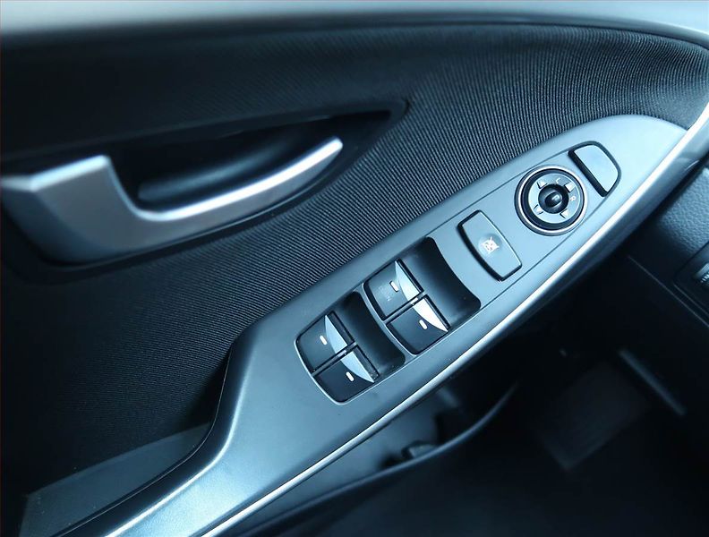 Hyundai i30 (2012) 1.6 GDI, Tažné, CZ doklady - fotka 15 z 15