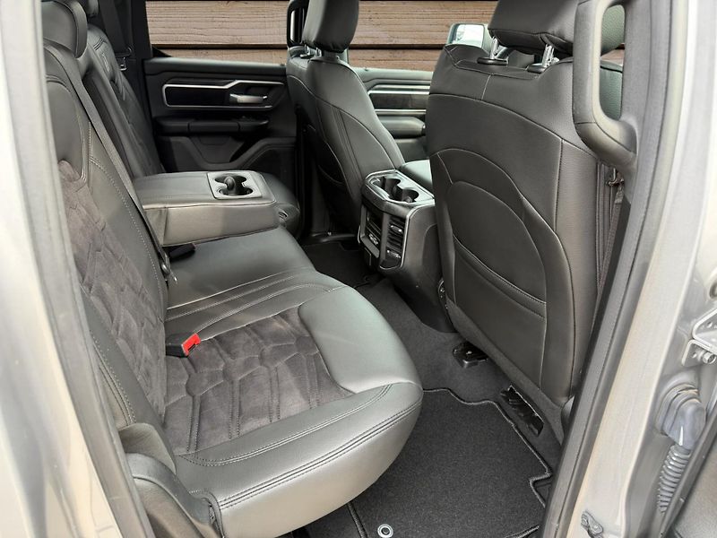Dodge RAM (2019) +OFFROAD PAKET+ROUGH COUNTRY+ - fotka 11 z 22
