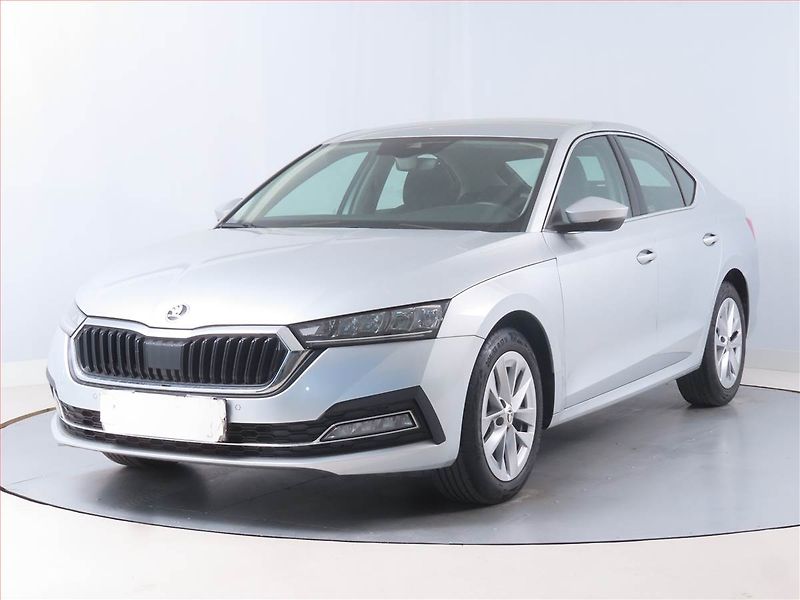 Škoda Octavia (2022) Style 1.0 TSI, Serv.kniha - fotka 2 z 16
