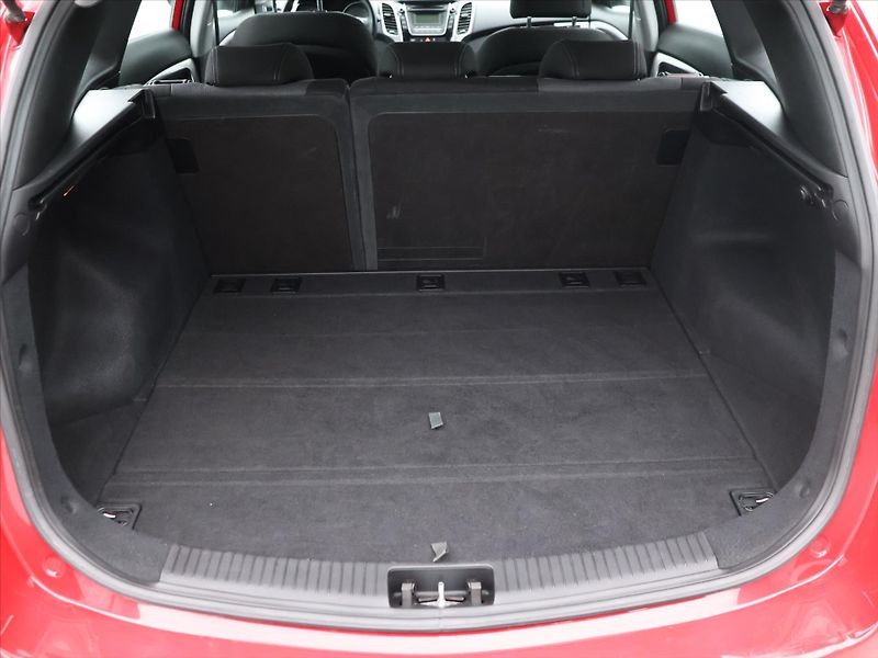 Hyundai i30 1,6 GDI 99kW Trikolor Style CZ - fotka 10 z 29