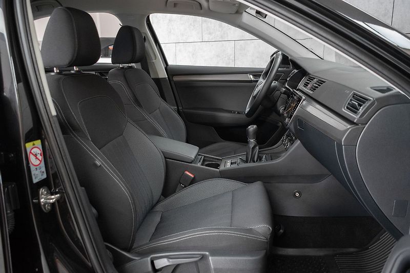 Škoda Superb 1.5 TSI STYLE*VIRTUAL*ČR 1.MAJ - fotka 11 z 43