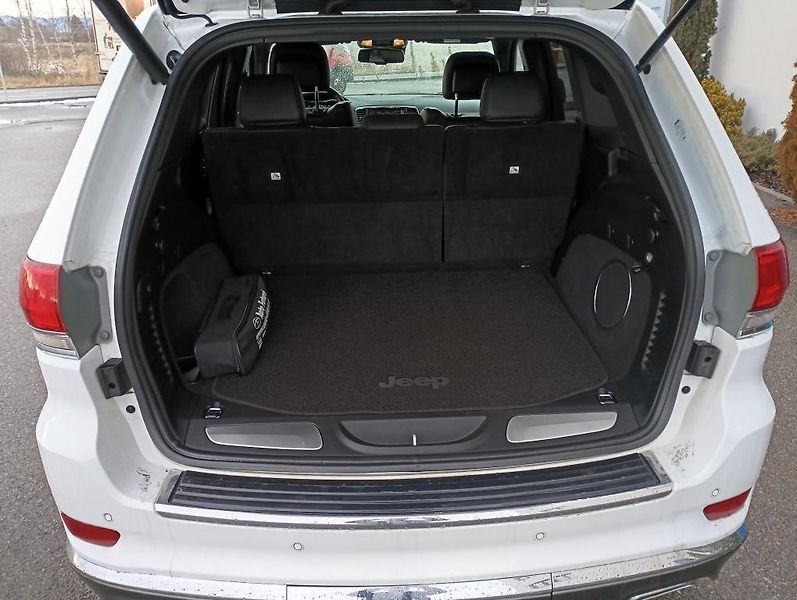 Jeep Grand Cherokee (2016) - fotka 16 z 19