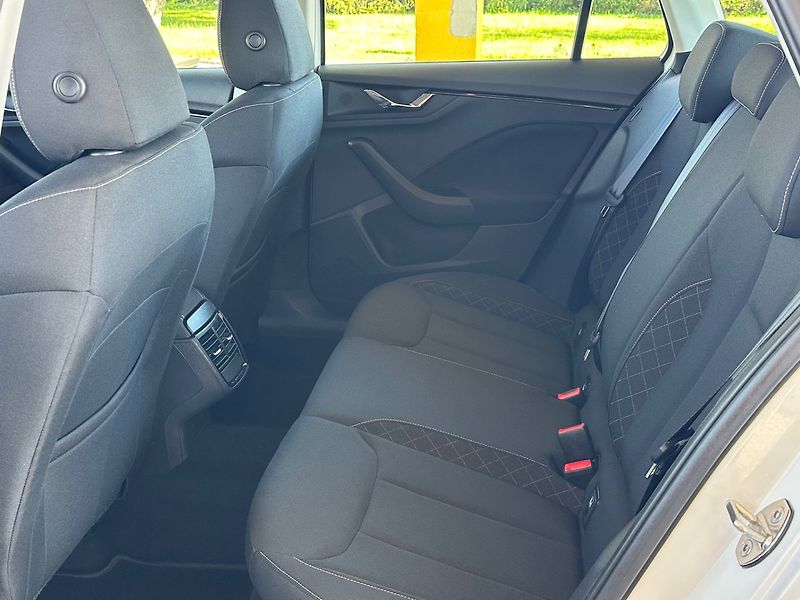 Škoda Kamiq (2020) 1.0TSi 85kW,APP,LED,SERVISOVÁN - fotka 15 z 16