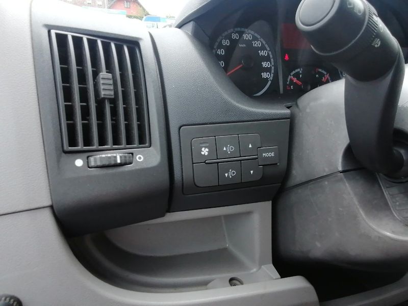 Citroën Jumper (2010) 2.2 HDi 9 míst,Klima - fotka 14 z 18