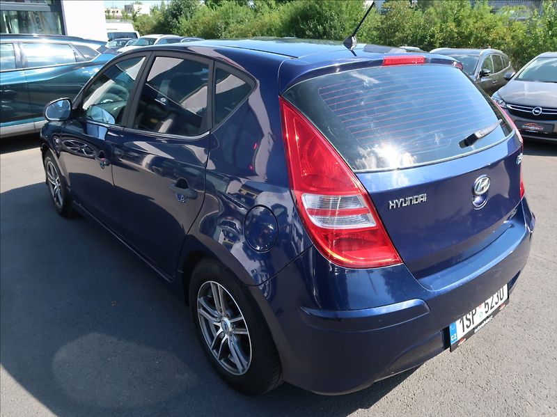 Hyundai i30 1,4 CVVT,80kW,1majČR,Klima - fotka 4 z 22