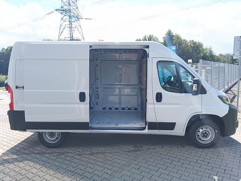Peugeot Boxer (2026) Furgon L2H2 3500 140k  MAN6 - fotka 9 z 21