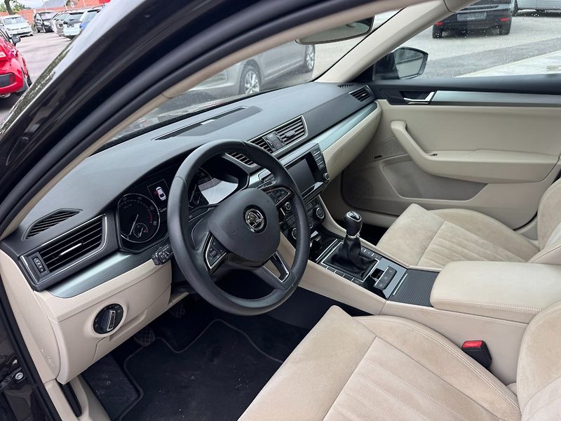 Škoda Superb (2016) Style Plus 2.0 TDI 110kW - fotka 11 z 30