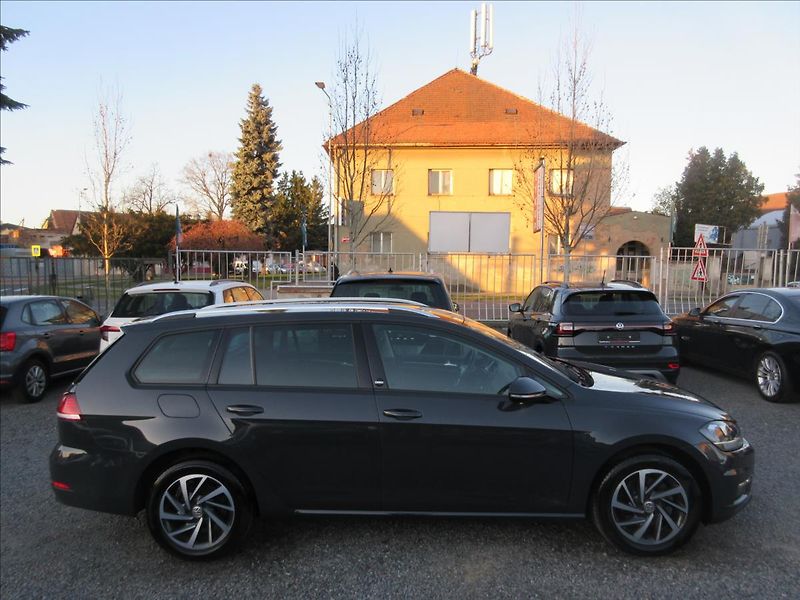 Volkswagen Golf 1,5 TSI 110kW DSG Edice Sound - fotka 4 z 16