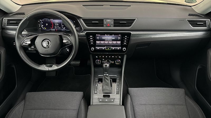 Škoda Superb 2.0 TDI DSG Style - fotka 8 z 28