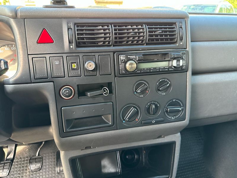 Volkswagen Transporter A 2.5TDI 65KW 7MÍST - fotka 16 z 17