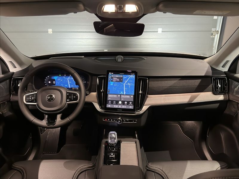 Volvo XC90 (2026) 2,0 T8  Plus Bright - fotka 16 z 25