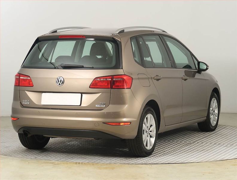 Volkswagen Golf Sportsvan (2015) 1.2 TSI, Automat, ČR,1.maj - fotka 5 z 21