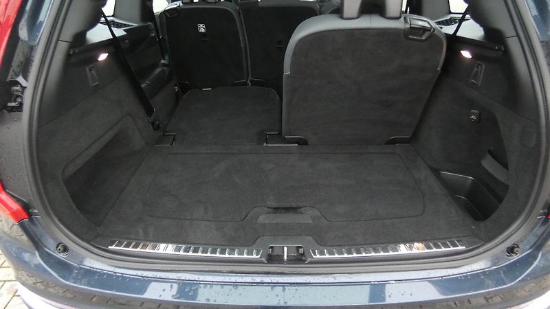 Volvo XC90 B5 AWD Inscription Auto 7míst - fotka 20 z 26