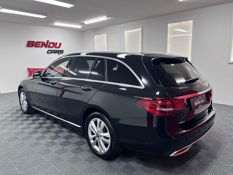 Mercedes-Benz Třídy C 220d 4-Matic Burmester Servis - fotka 9 z 45