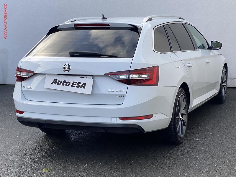 Škoda Superb (2016) 2.0 TDi 4x4, ČR, Style, DSG - fotka 4 z 21