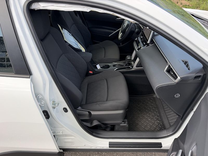 Toyota Corolla Cross 1,8i hybrid automat navigace - fotka 17 z 21