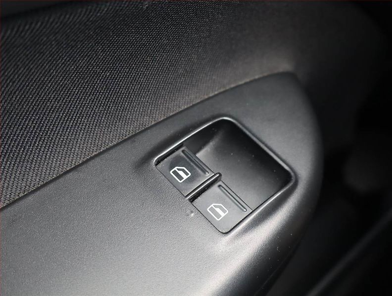 Škoda Octavia (2010) 1.9 TDI, Park. senzory - fotka 16 z 16