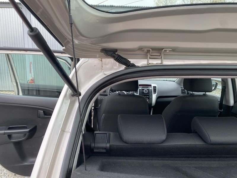 Kia Venga 1.4i 16v 90PS KLIMA SERVIS!!!  - fotka 111 z 144