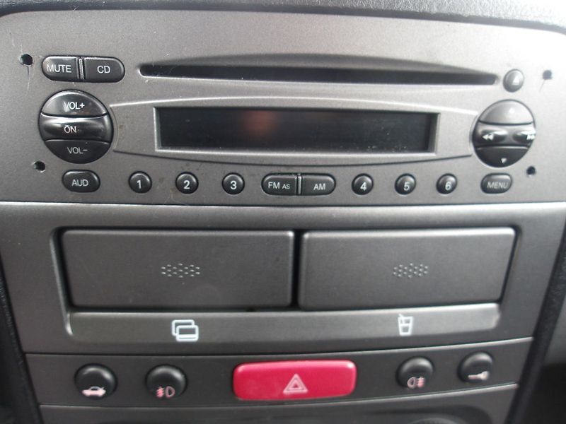 Alfa Romeo 147 1,6i 77kW LPG - fotka 25 z 30