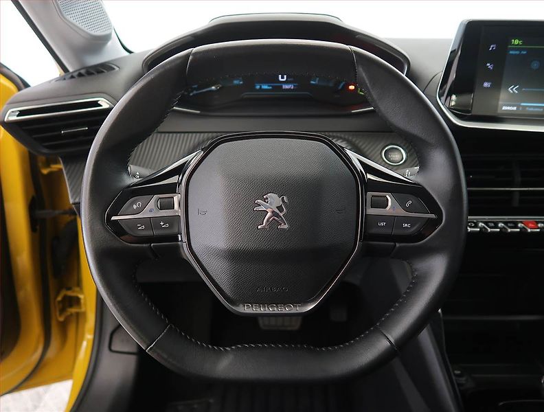 Peugeot 208 (2021) Active 50 kWh, SoH 93% - fotka 17 z 22