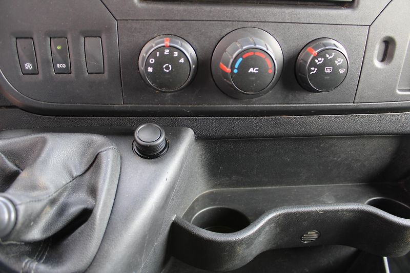 Renault Master 2.3 DCI L3H2 maxi+klima - fotka 12 z 19