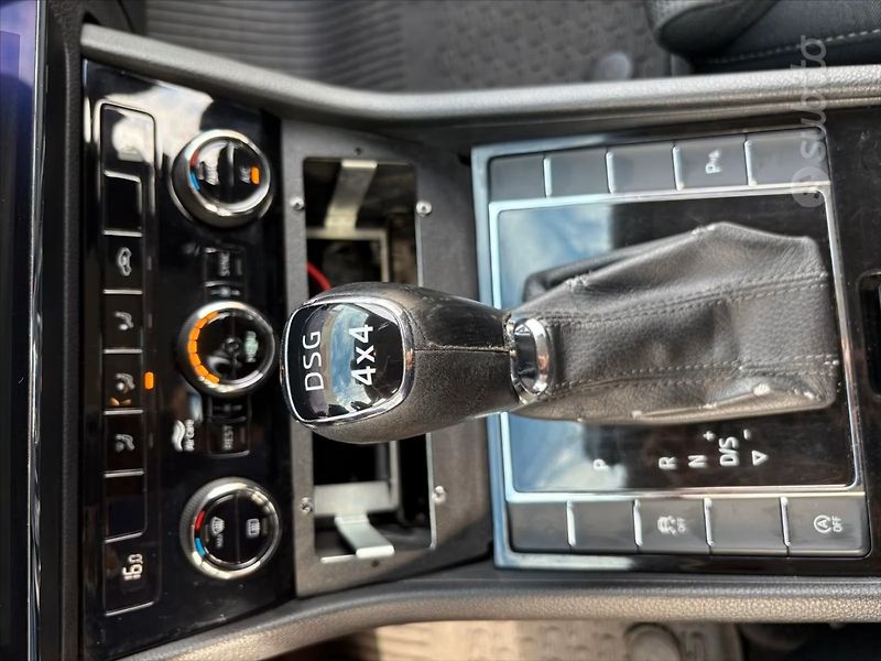 Škoda Superb 2,0 TDi 4x4 DSG 140kw bez koro - fotka 11 z 14