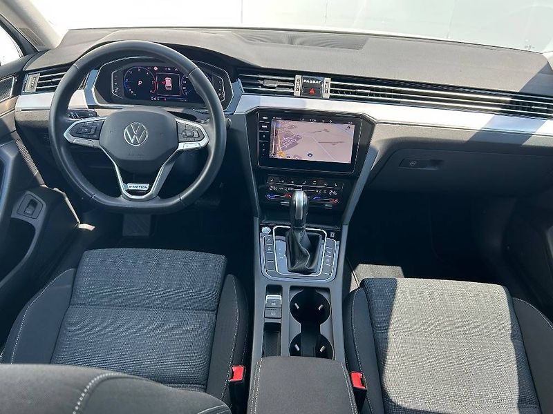 Volkswagen Passat Business 2,0 TDI 4M DSG - fotka 11 z 30