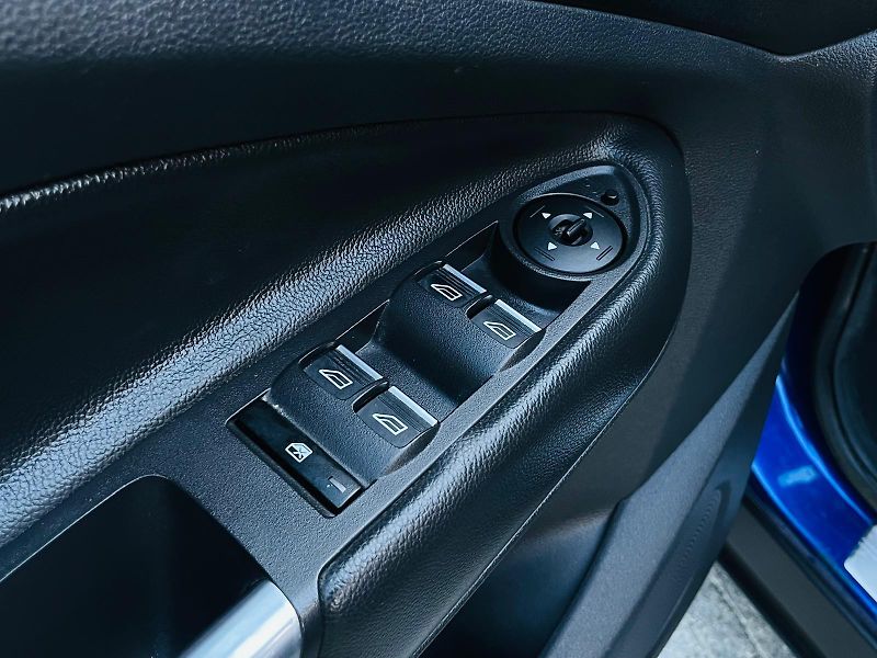 Ford Kuga 2.0TDCi MANUÁL SERVISKA TAŽNÉ  - fotka 32 z 46