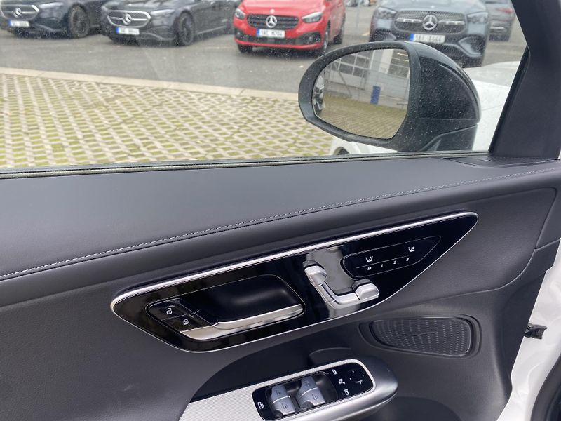 Mercedes-Benz GLC 200d 4Matic - fotka 11 z 12