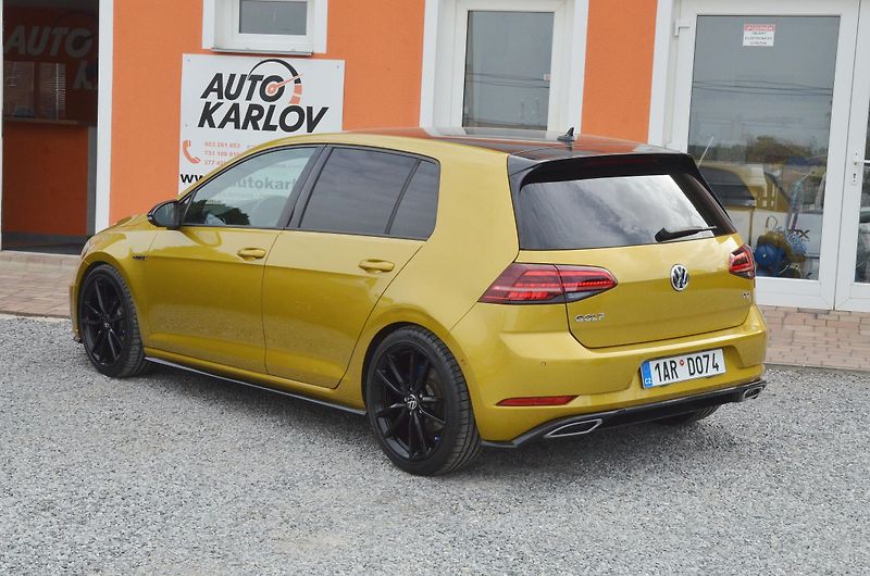 Volkswagen Golf (2017) 1.6 TDi 85kW DSG R-LINE HighL. - fotka 4 z 44