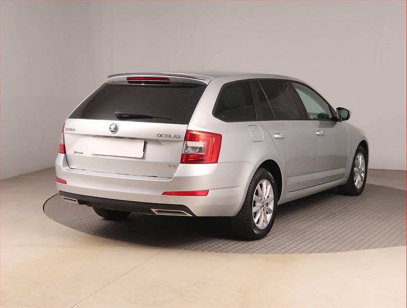 Škoda Octavia (2013) 1.6 TDI, Tempomat - fotka 5 z 15