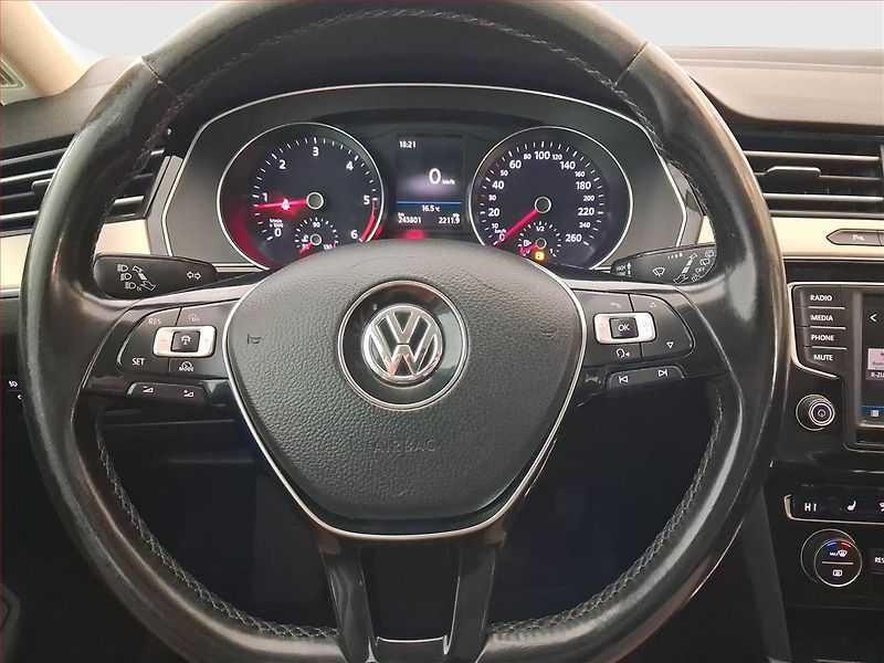 Volkswagen Passat (2017) Highline 2.0 TDI, Kůže - fotka 18 z 20