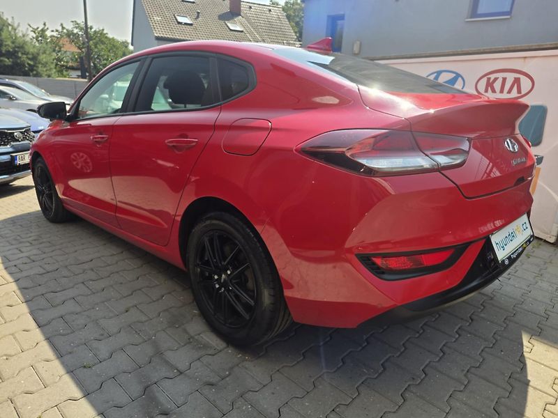 Hyundai i30 1.0-1.MAJITEL-AUTOMAT-KAMERA - fotka 8 z 20