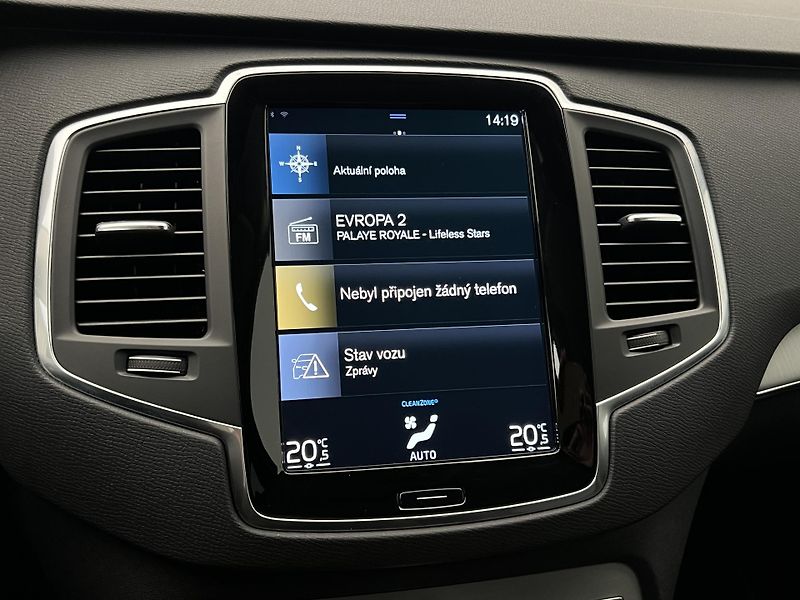 Volvo XC90 B5 AWD MOMENTUM AUT CZ - fotka 26 z 37
