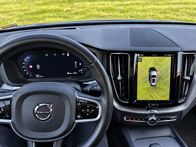 Volvo XC60 (2021) Mild-hybrid 220kW - fotka 28 z 30