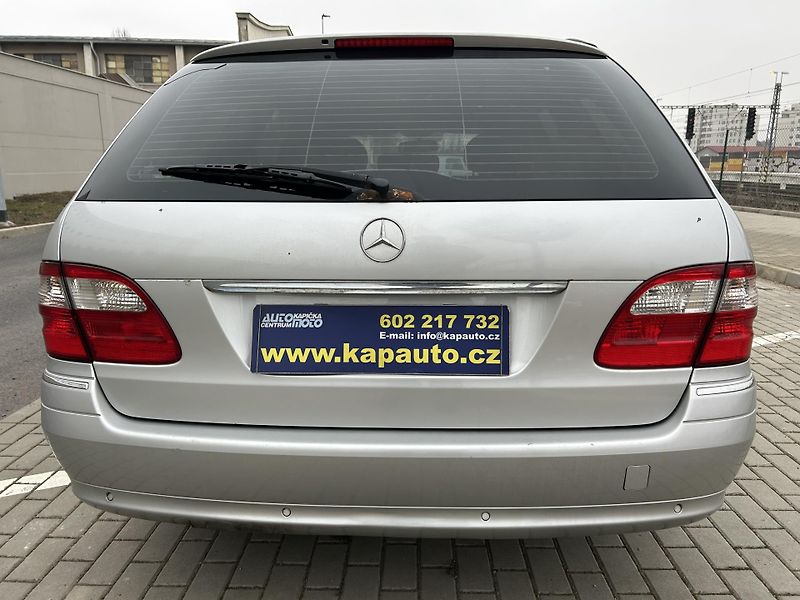 Mercedes-Benz Třídy E E 220 CDI Elegance - fotka 7 z 35