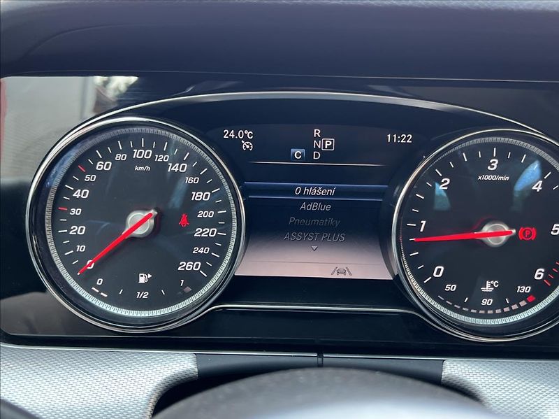 Mercedes-Benz Třídy E 2,0 E 220 d / 9G-TRONIC - fotka 34 z 35