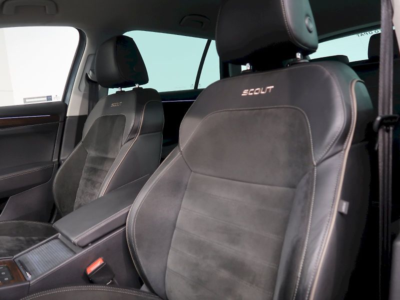 Škoda Superb (2021) SCOUT 2.0TDI 147KW DSG 4x4 - fotka 15 z 39