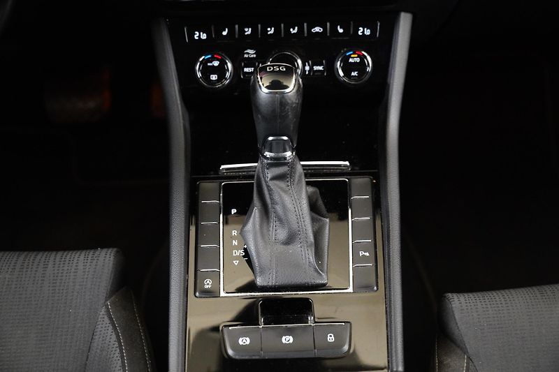 Škoda Superb - fotka 24 z 26