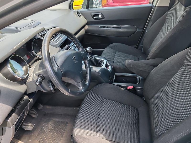 Peugeot 5008 1.6 HDI  - fotka 9 z 20
