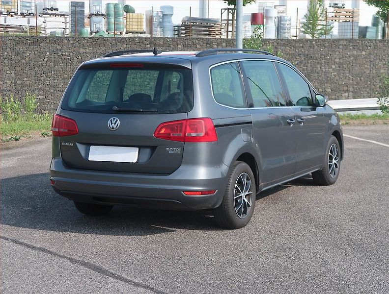 Volkswagen Sharan (2011) 2.0 TDI, Navi, Tempomat - fotka 5 z 13