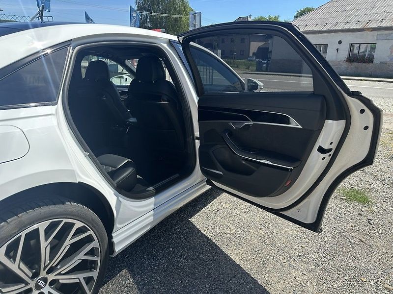 Audi A8 60 TDI V8 Quattro 320kW - fotka 27 z 32