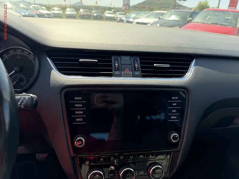 Škoda Octavia (2018) 1.5 TSi, Ambition - fotka 13 z 17