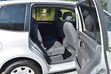 Volkswagen Touran 2,0 TDI DSG,1.M,PDC,KRÁSNÝ! - náhled 14