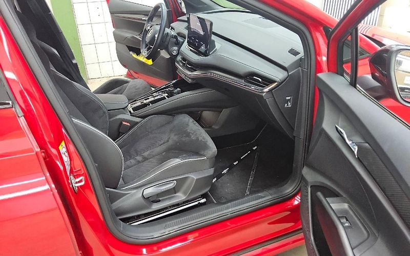 Škoda Enyaq iV80 SPORTLINE SOH 96% - fotka 6 z 8